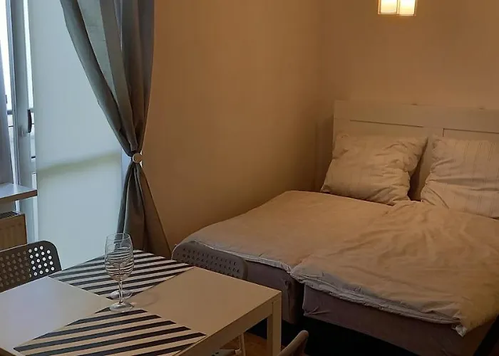 Self Check-in Targi Mtp Airport Szpital P Apartamento *